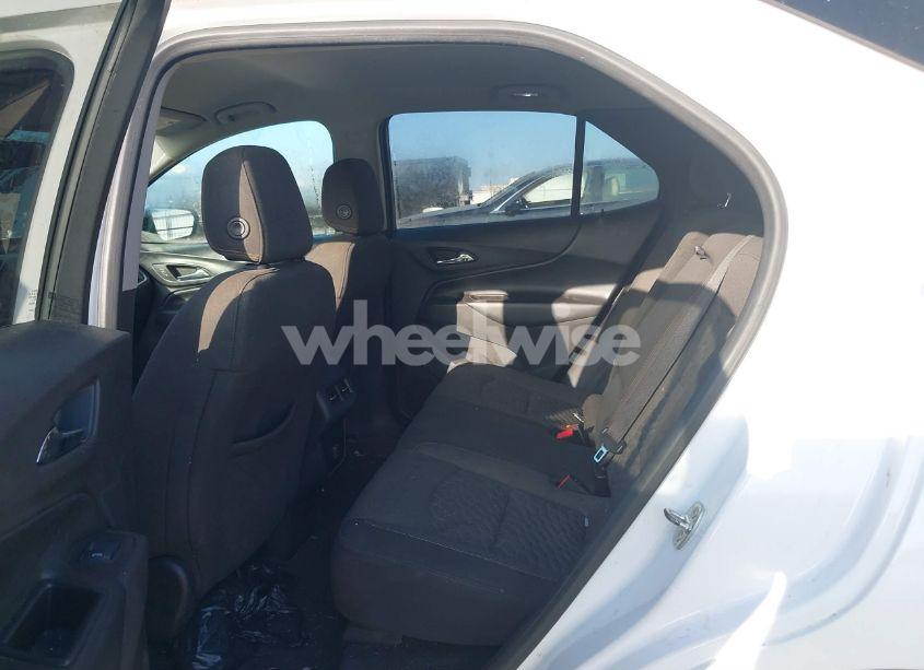 Photo 20 of 2018 Chevrolet Equinox LT (VIN 2GNAXJEV7J6259837)