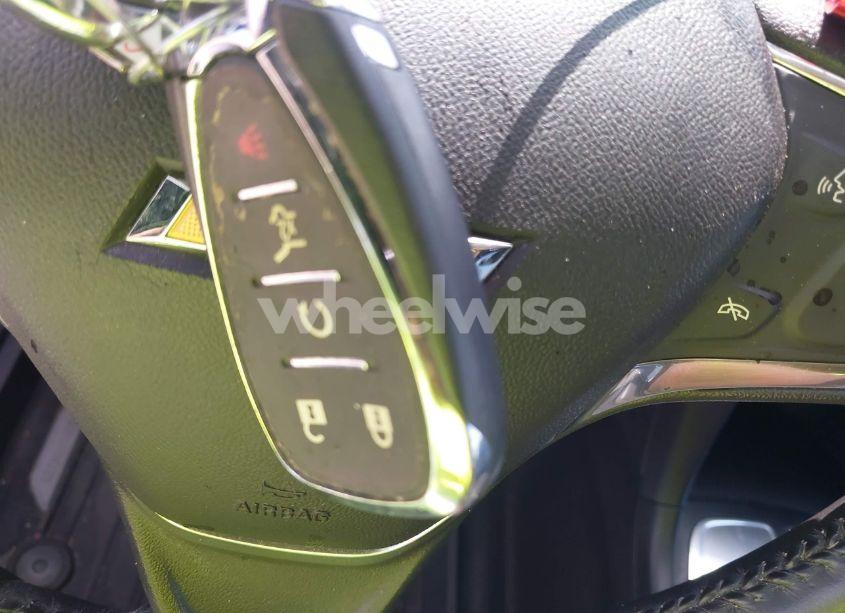 Photo 11 of 2018 Chevrolet Equinox LT (VIN 2GNAXJEV7J6293518)