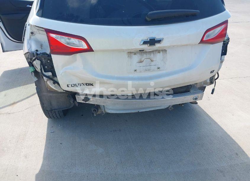Photo 6 of 2018 Chevrolet Equinox LT (VIN 2GNAXJEV7J6293518)