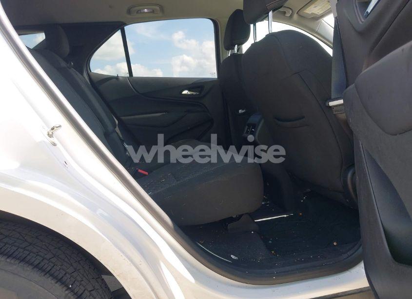 Photo 8 of 2018 Chevrolet Equinox LT (VIN 2GNAXJEV7J6293518)