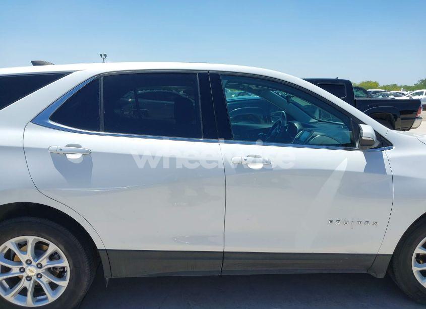 Photo 13 of 2018 Chevrolet Equinox LT (VIN 2GNAXJEV7J6297066)