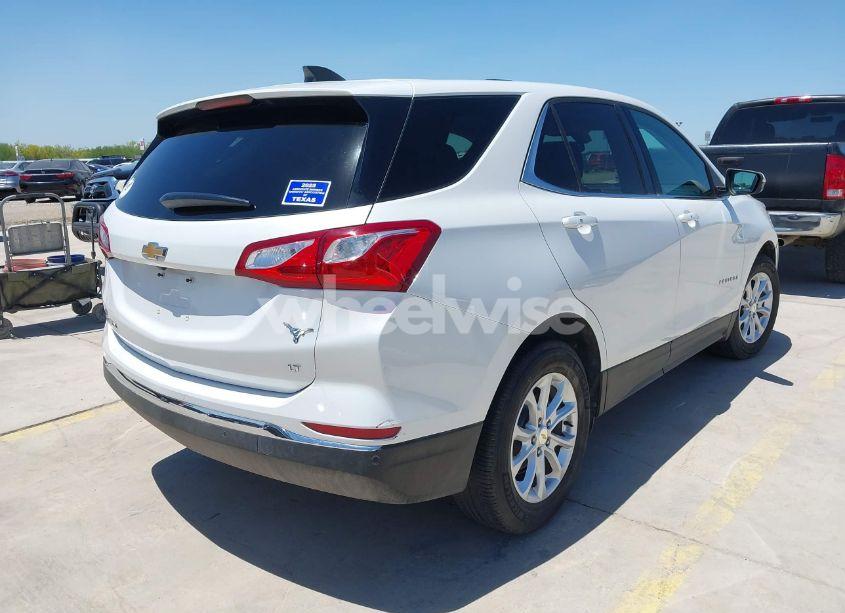 Photo 4 of 2018 Chevrolet Equinox LT (VIN 2GNAXJEV7J6297066)