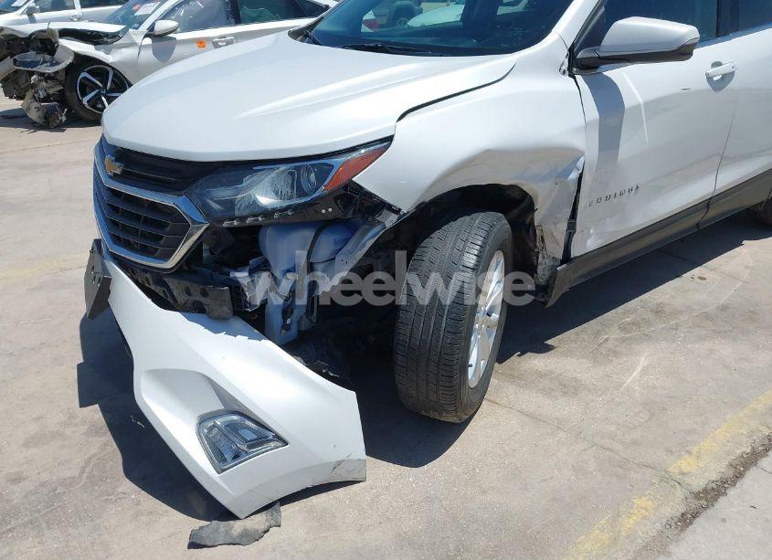 Photo 6 of 2018 Chevrolet Equinox LT (VIN 2GNAXJEV7J6297066)