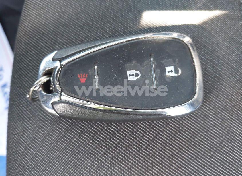 Photo 11 of 2018 Chevrolet Equinox LT (VIN 2GNAXJEV7J6306851)