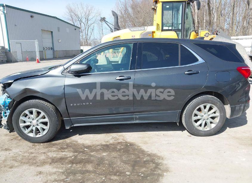 Photo 14 of 2018 Chevrolet Equinox LT (VIN 2GNAXJEV7J6306851)