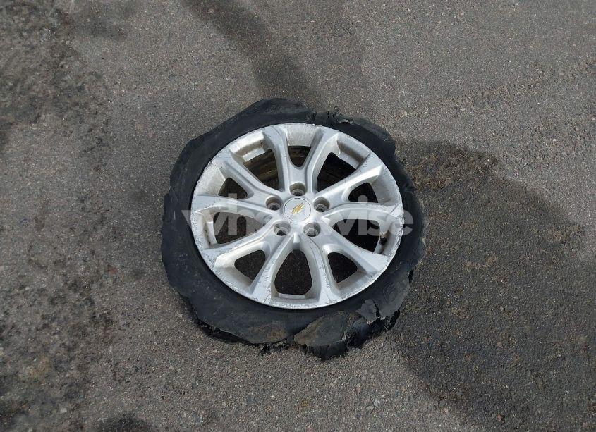 Photo 12 of 2018 Chevrolet Equinox LT (VIN 2GNAXJEV7J6314464)