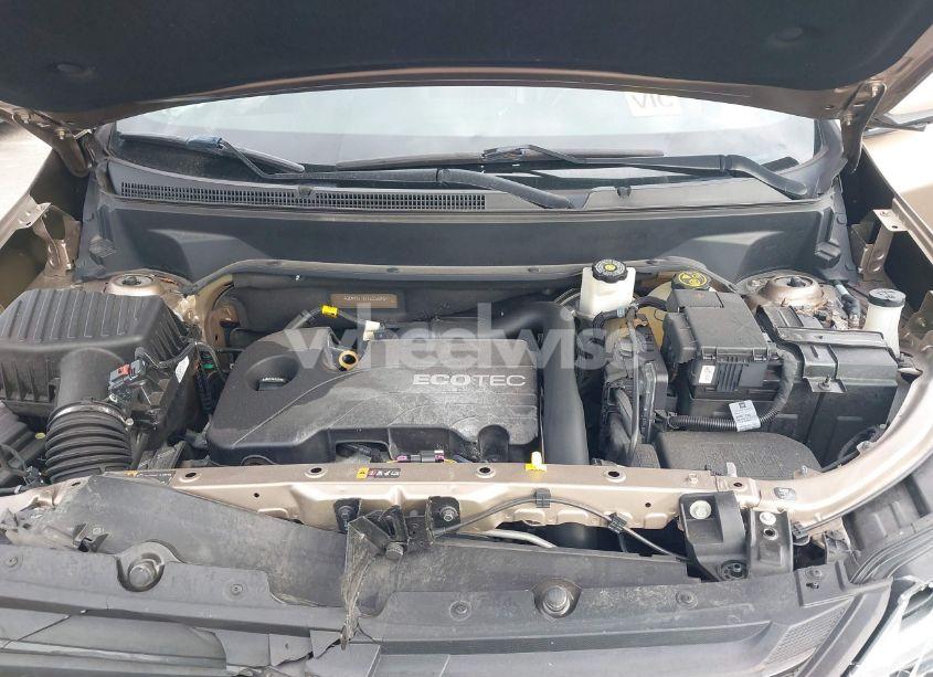 Photo 10 of 2018 Chevrolet Equinox LT (VIN 2GNAXJEV7J6332348)