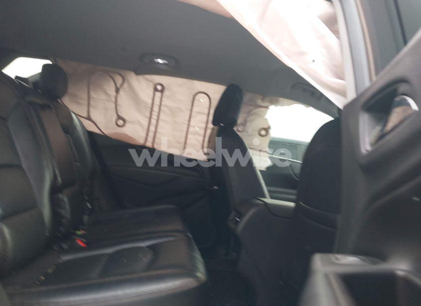 Photo 8 of 2018 Chevrolet Equinox LT (VIN 2GNAXJEV7J6332348)