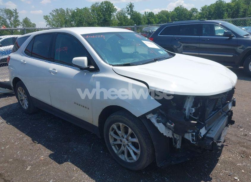 2018 Chevrolet Equinox LT (VIN 2GNAXJEV7J6336609) main photo
