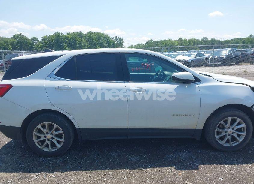 Photo 13 of 2018 Chevrolet Equinox LT (VIN 2GNAXJEV7J6336609)