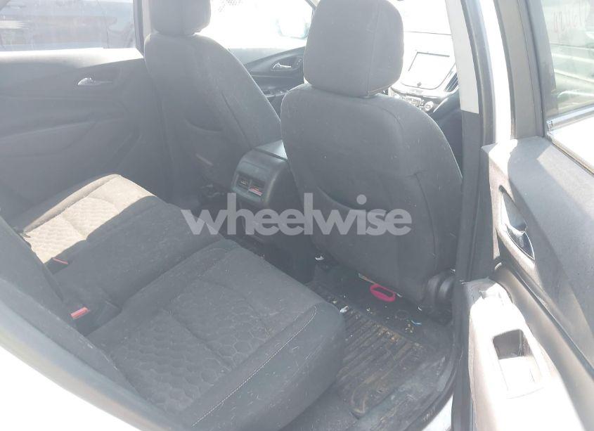 Photo 8 of 2018 Chevrolet Equinox LT (VIN 2GNAXJEV7J6336609)