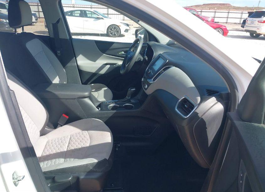 Photo 5 of 2018 Chevrolet Equinox LT (VIN 2GNAXJEV7J6340885)