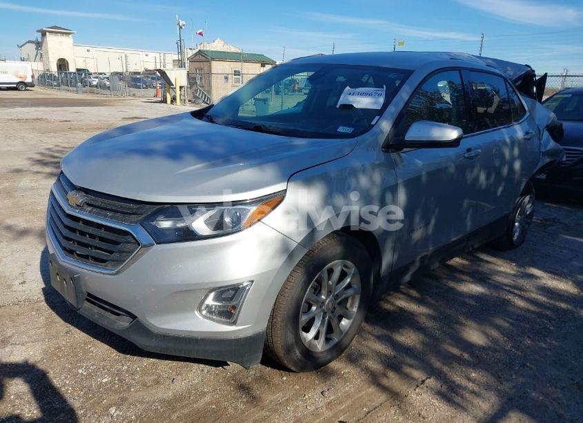 Photo 2 of 2019 Chevrolet Equinox (VIN 2GNAXJEV7K6257216)