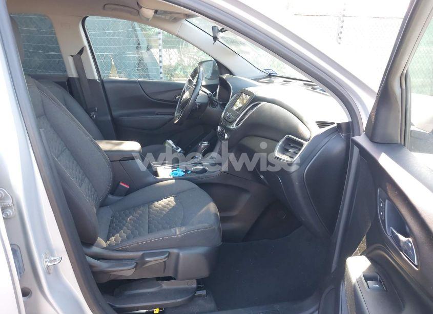 Photo 5 of 2019 Chevrolet Equinox (VIN 2GNAXJEV7K6257216)