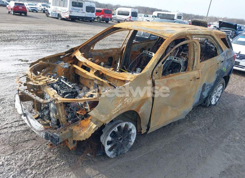 Photo 2 of 2019 Chevrolet Equinox LT (VIN 2GNAXJEV7K6260505)