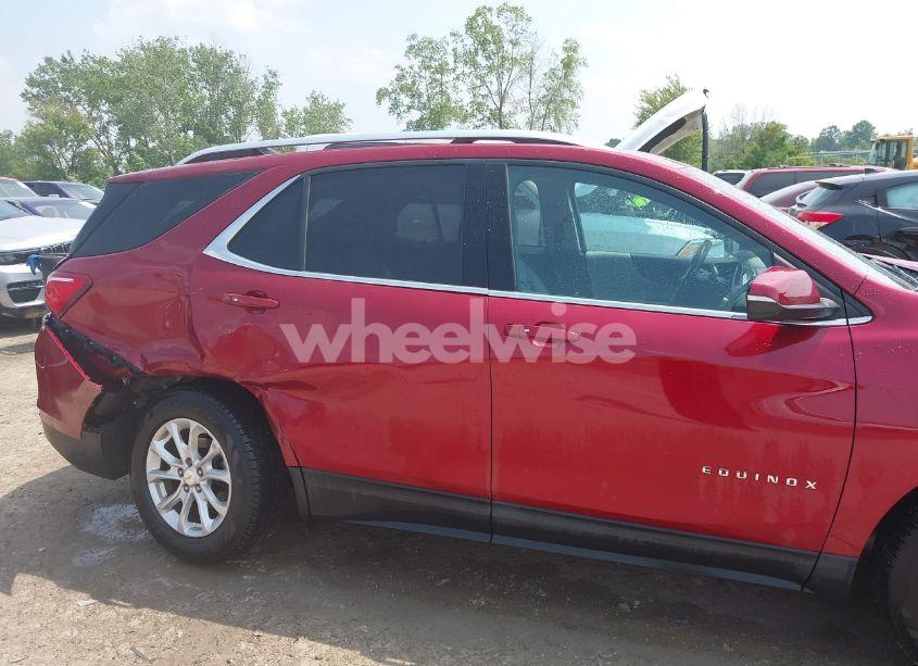 Photo 13 of 2018 Chevrolet Equinox LT (VIN 2GNAXJEV8J6100857)