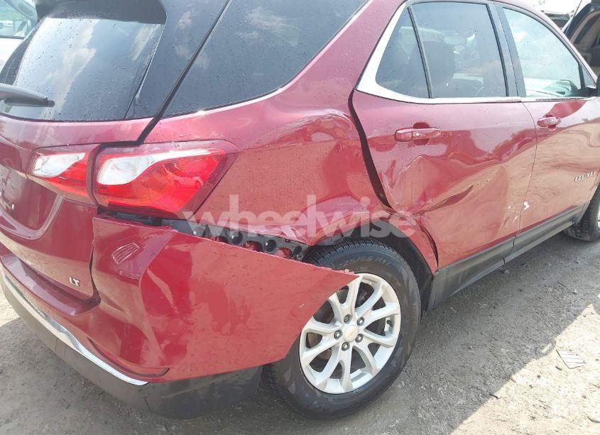 Photo 6 of 2018 Chevrolet Equinox LT (VIN 2GNAXJEV8J6100857)