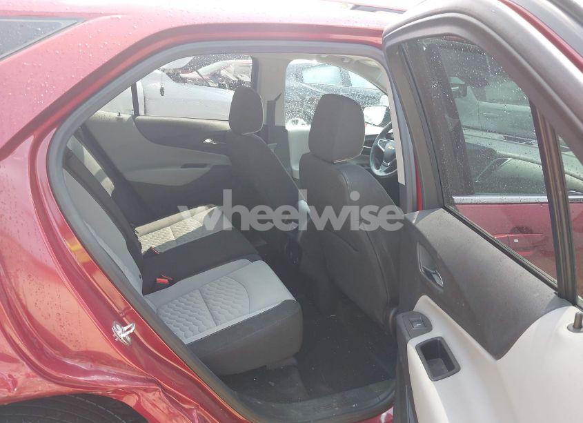 Photo 8 of 2018 Chevrolet Equinox LT (VIN 2GNAXJEV8J6100857)