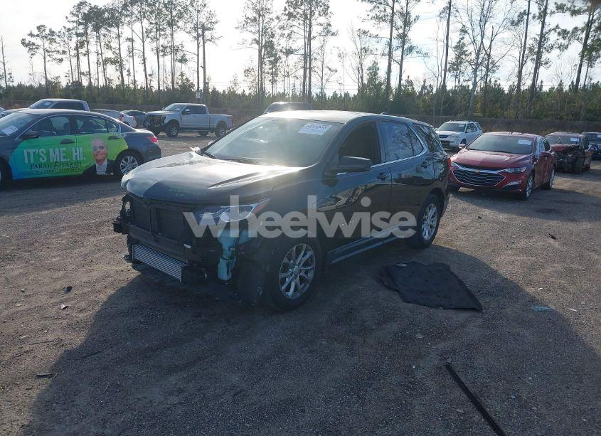 Photo 2 of 2018 Chevrolet Equinox LT (VIN 2GNAXJEV8J6111499)