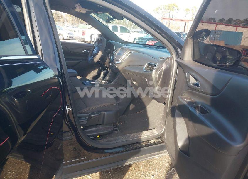 Photo 5 of 2018 Chevrolet Equinox LT (VIN 2GNAXJEV8J6111499)