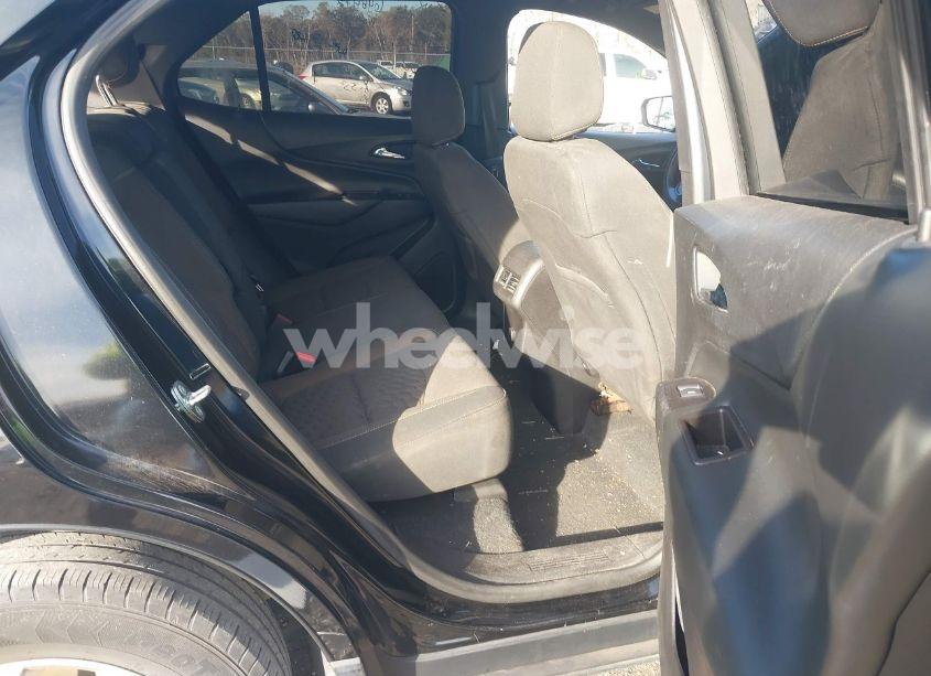 Photo 8 of 2018 Chevrolet Equinox LT (VIN 2GNAXJEV8J6111499)