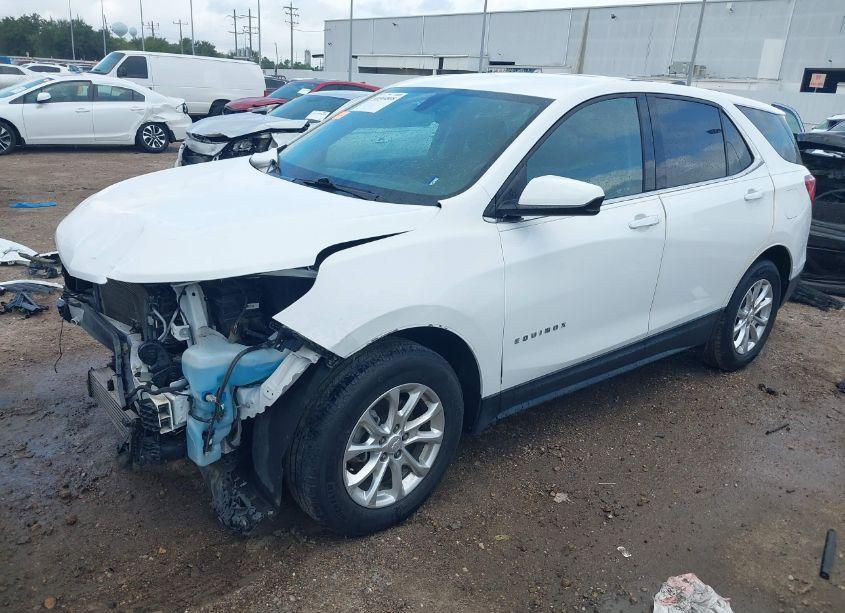 Photo 2 of 2018 Chevrolet Equinox LT (VIN 2GNAXJEV8J6147192)