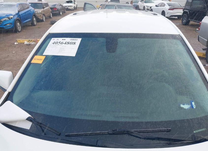 Photo 21 of 2018 Chevrolet Equinox LT (VIN 2GNAXJEV8J6147192)