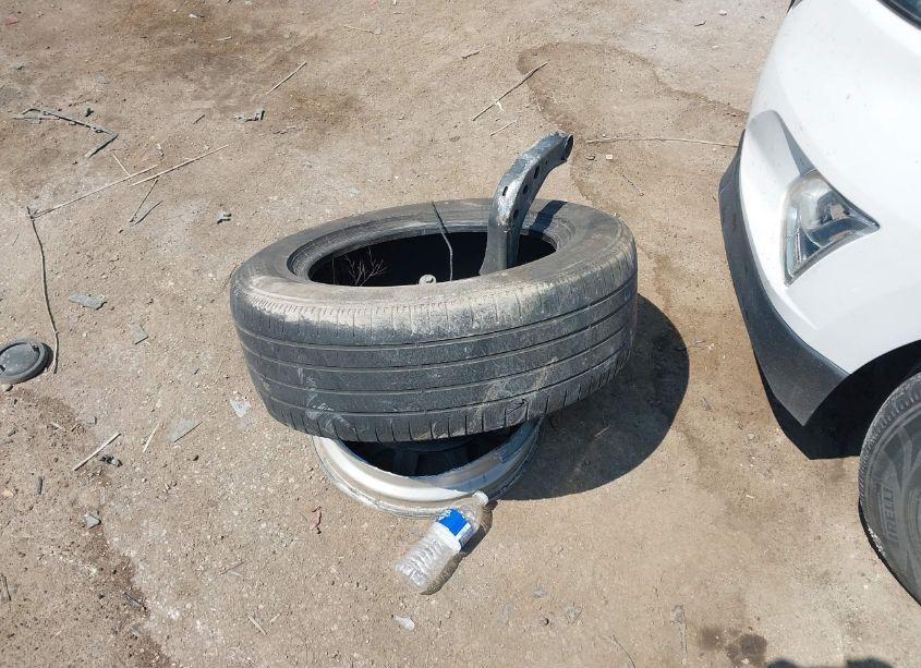 Photo 12 of 2018 Chevrolet Equinox LT (VIN 2GNAXJEV8J6225566)