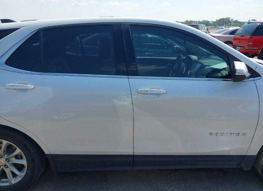 Photo 14 of 2018 Chevrolet Equinox LT (VIN 2GNAXJEV8J6225566)