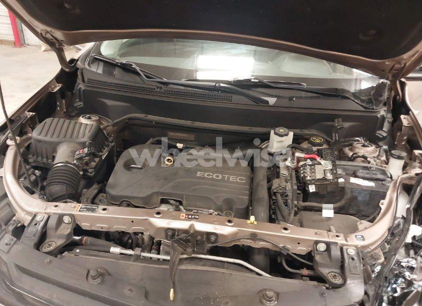 Photo 10 of 2018 Chevrolet Equinox LT (VIN 2GNAXJEV8J6260026)