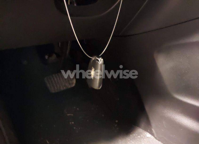 Photo 11 of 2018 Chevrolet Equinox LT (VIN 2GNAXJEV8J6260026)