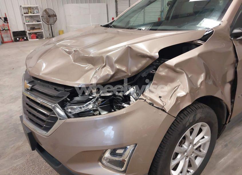 Photo 12 of 2018 Chevrolet Equinox LT (VIN 2GNAXJEV8J6260026)