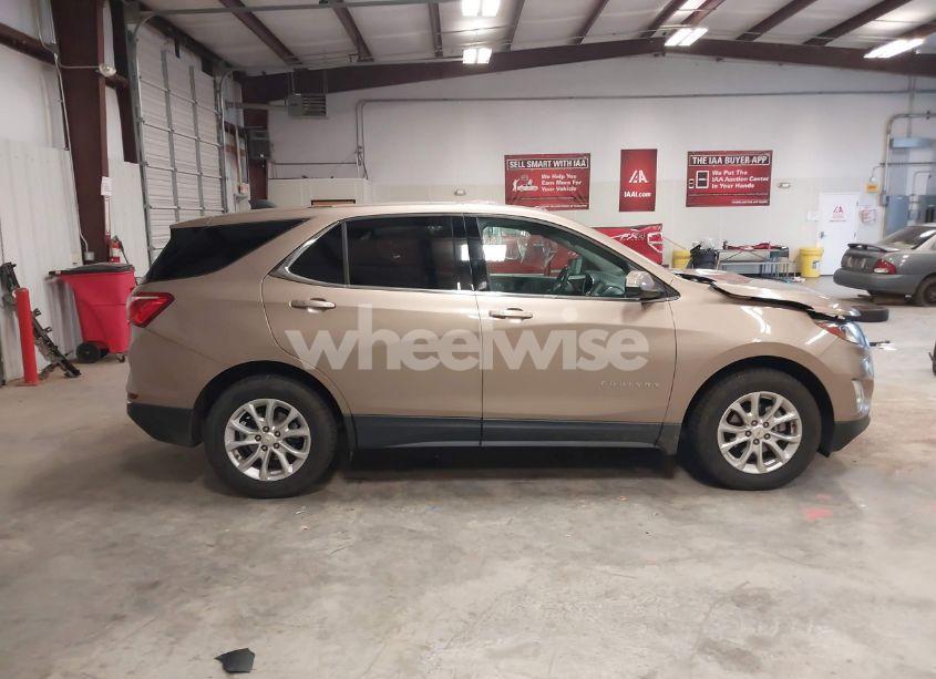Photo 14 of 2018 Chevrolet Equinox LT (VIN 2GNAXJEV8J6260026)