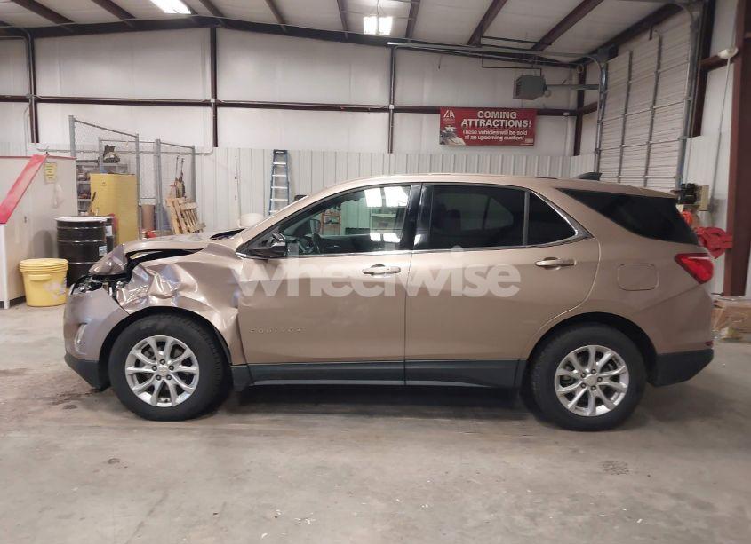 Photo 15 of 2018 Chevrolet Equinox LT (VIN 2GNAXJEV8J6260026)