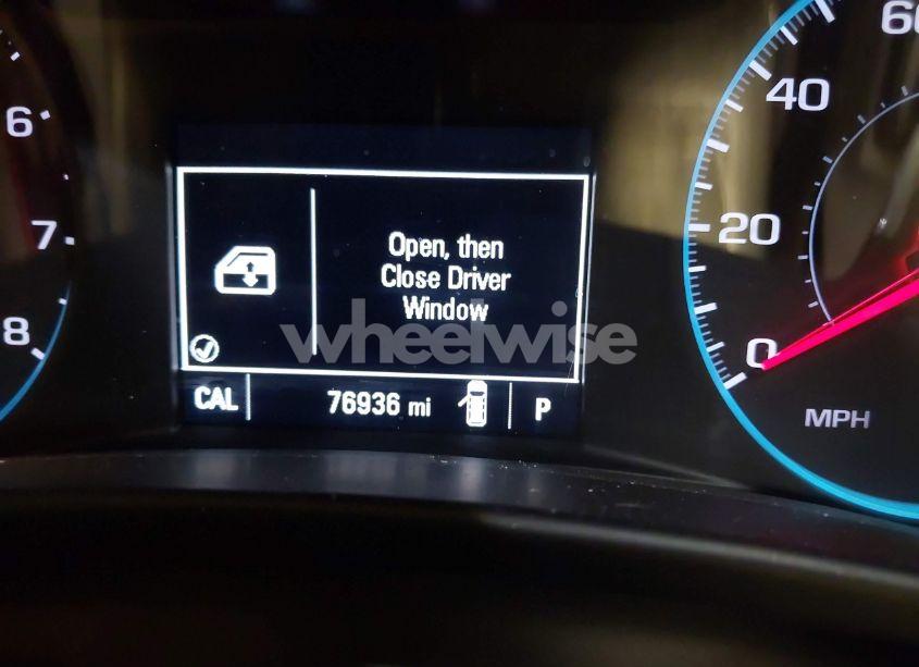 Photo 7 of 2018 Chevrolet Equinox LT (VIN 2GNAXJEV8J6260026)