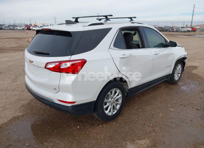 Photo 4 of 2018 Chevrolet Equinox LT (VIN 2GNAXJEV8J6277196)