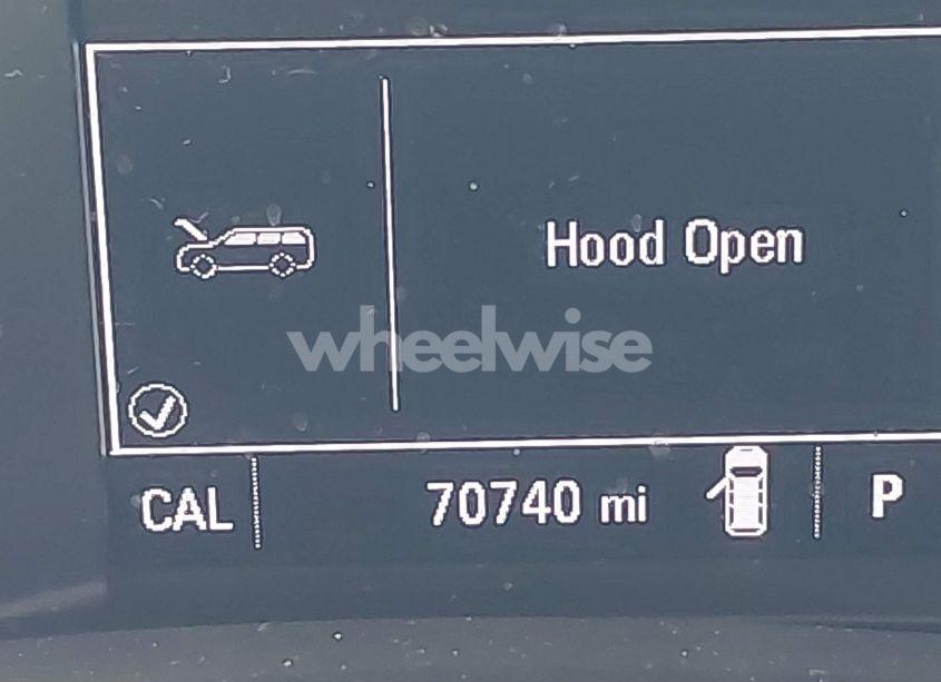 Photo 15 of 2018 Chevrolet Equinox LT (VIN 2GNAXJEV8J6336926)