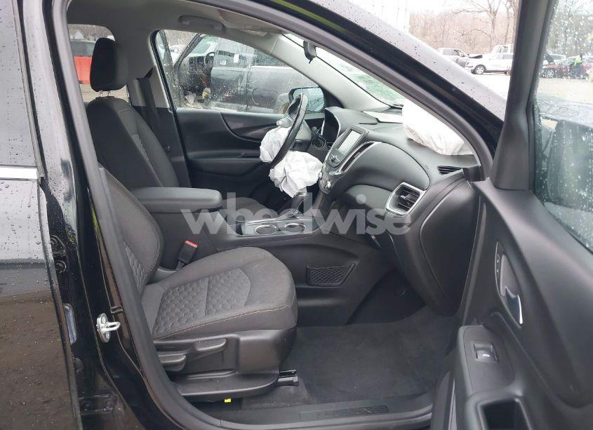 Photo 5 of 2018 Chevrolet Equinox LT (VIN 2GNAXJEV8J6342631)