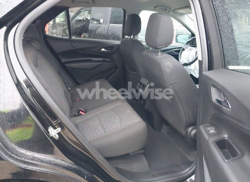 Photo 8 of 2018 Chevrolet Equinox LT (VIN 2GNAXJEV8J6342631)