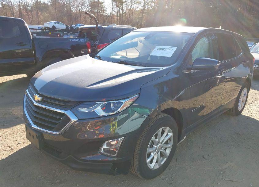 Photo 2 of 2019 Chevrolet Equinox LT (VIN 2GNAXJEV8K6213886)