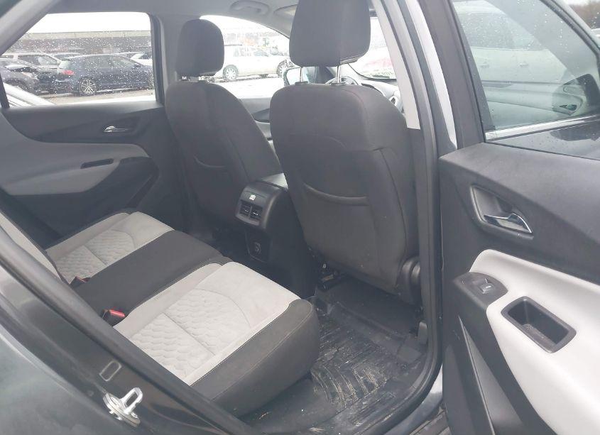 Photo 8 of 2019 Chevrolet Equinox LT (VIN 2GNAXJEV8K6220952)
