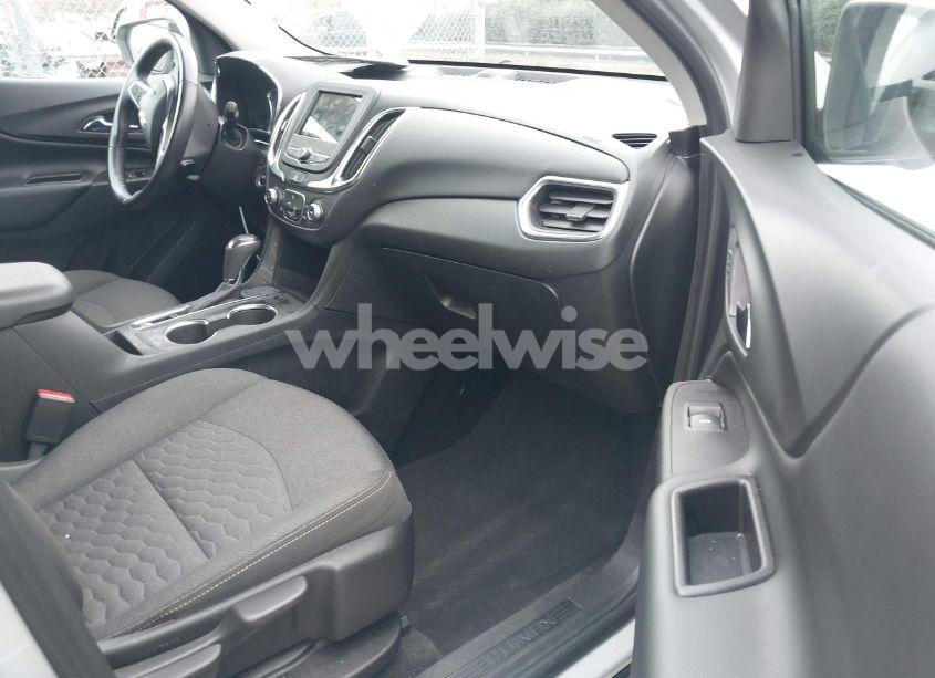 Photo 5 of 2019 Chevrolet Equinox LT (VIN 2GNAXJEV8K6268306)