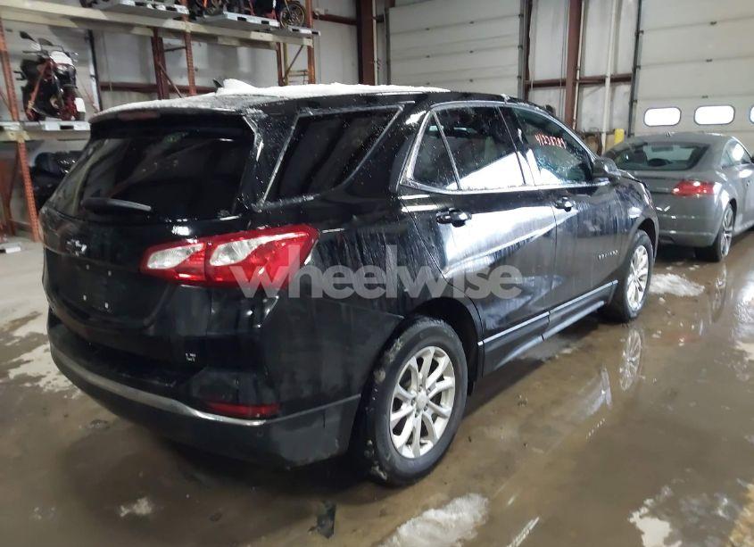 Photo 4 of 2020 Chevrolet Equinox FWD 2FL (VIN 2GNAXJEV8L6211492)