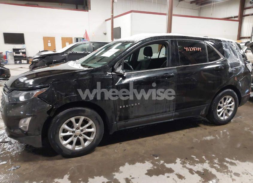 Photo 6 of 2020 Chevrolet Equinox FWD 2FL (VIN 2GNAXJEV8L6211492)