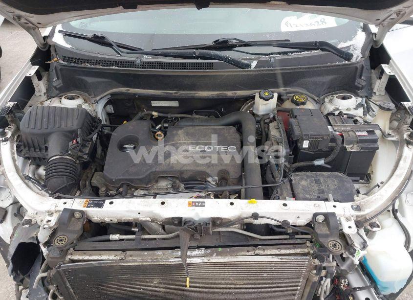 Photo 10 of 2018 Chevrolet Equinox LT (VIN 2GNAXJEV9J6112533)