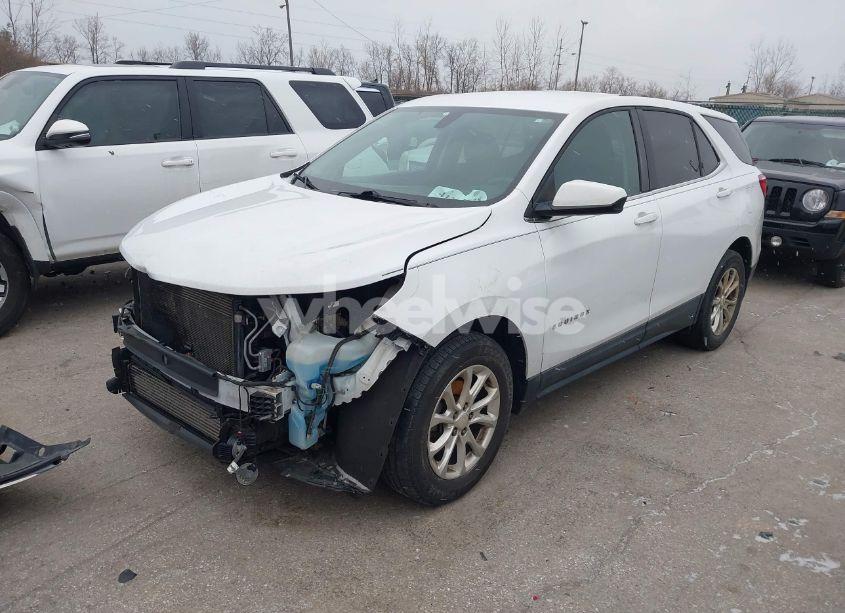 Photo 2 of 2018 Chevrolet Equinox LT (VIN 2GNAXJEV9J6112533)