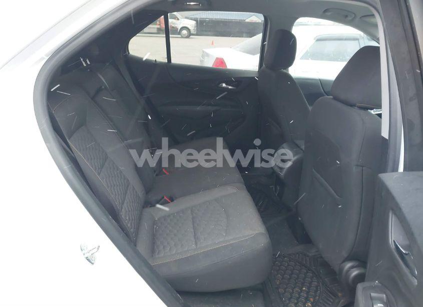 Photo 8 of 2018 Chevrolet Equinox LT (VIN 2GNAXJEV9J6112533)