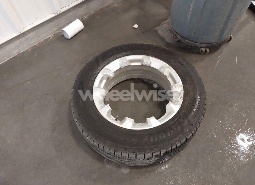 Photo 12 of 2018 Chevrolet Equinox LT (VIN 2GNAXJEV9J6132328)