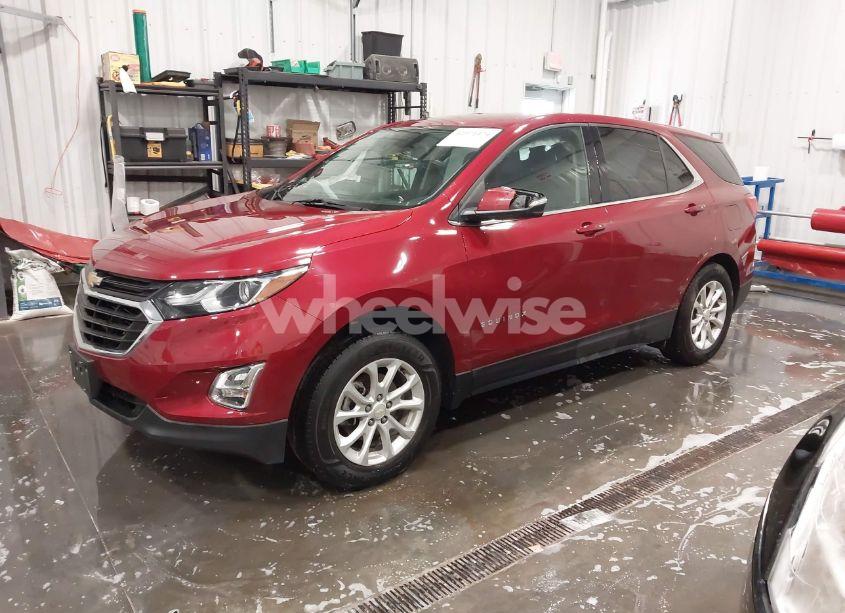 Photo 2 of 2018 Chevrolet Equinox LT (VIN 2GNAXJEV9J6132328)