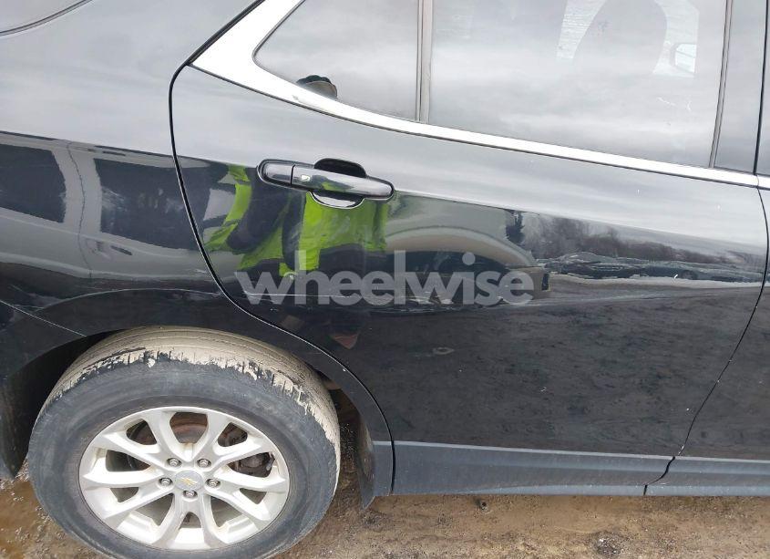 Photo 19 of 2018 Chevrolet Equinox LT (VIN 2GNAXJEV9J6134130)